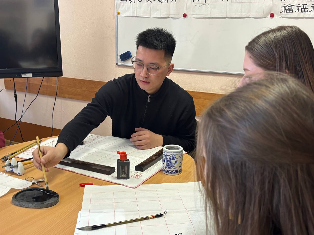 Read more about the article BSEU书法大师班：中国写作艺术