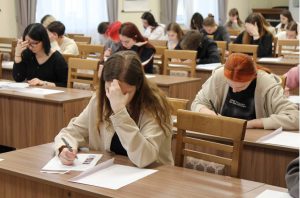 Подробнее о статье Студенты БГЭУ приняли участие в IХ Белорусской республиканской студенческой олимпиаде по китайскому языку